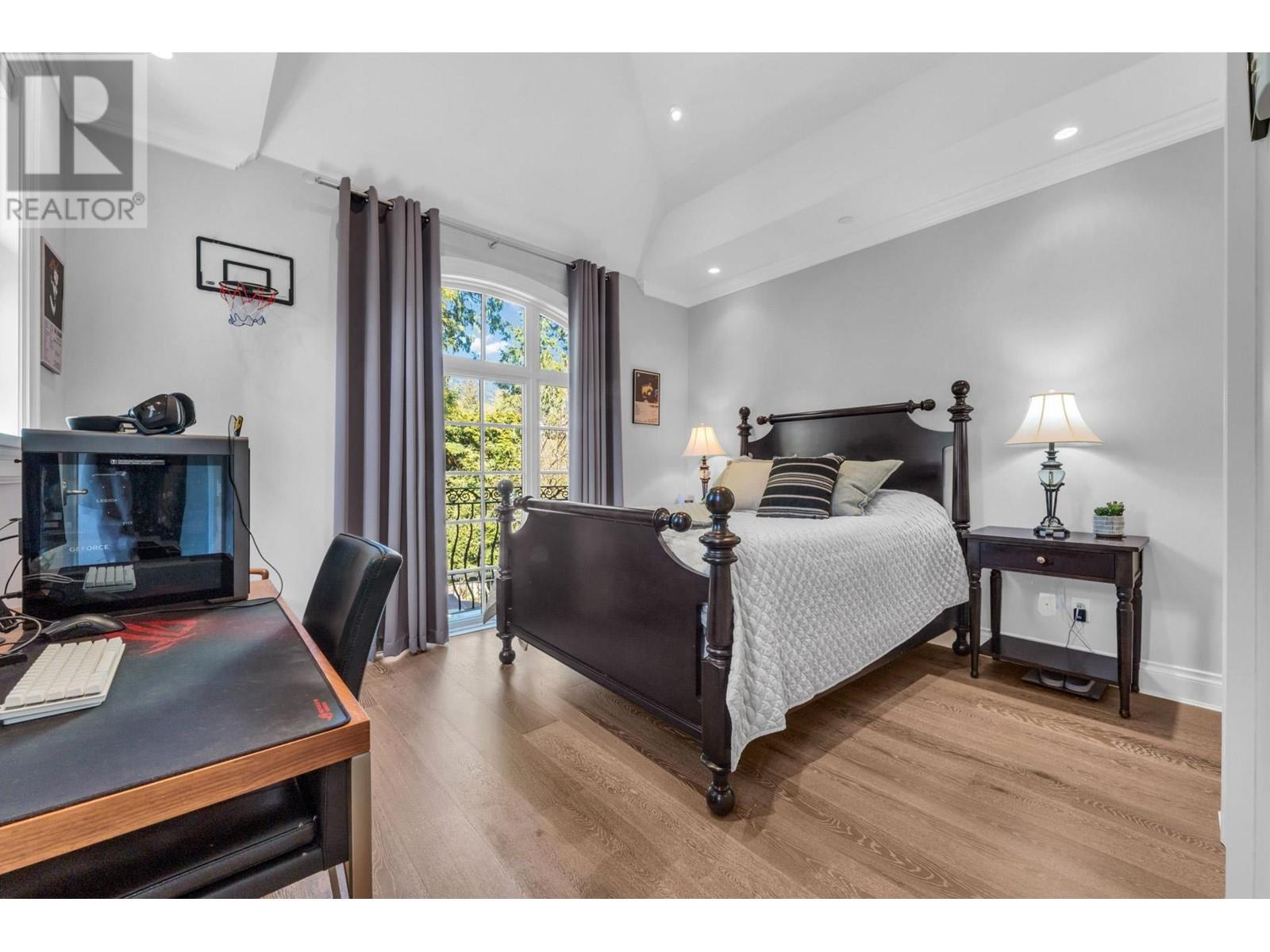 4348 ERWIN DRIVE, West Vancouver