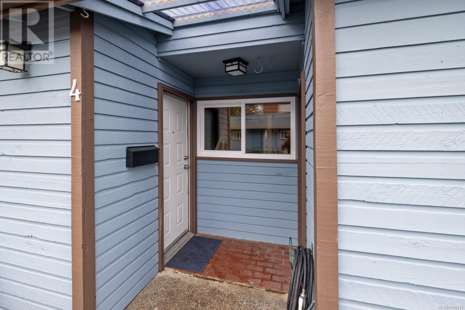 Photo 11 of 4 1500 Glentana Rd, View Royal BC