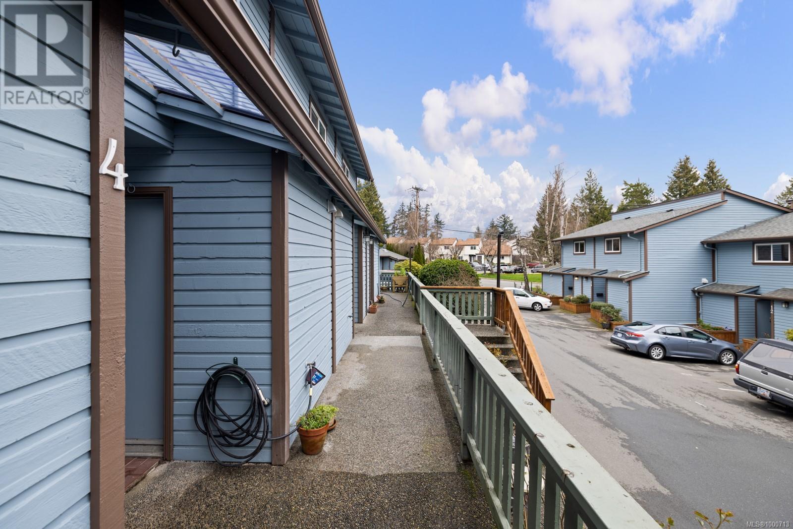 Photo 12 of 4 1500 Glentana Rd, View Royal BC