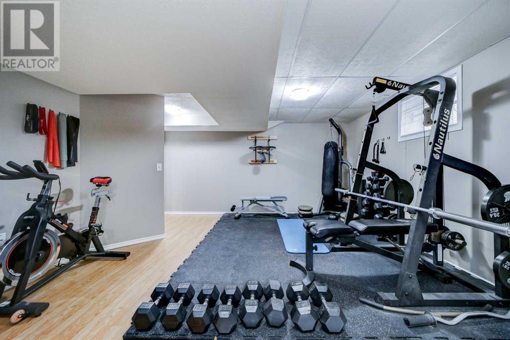 Single Family House for Sale in #   Avenue NE Tuxedo Park Calgary 