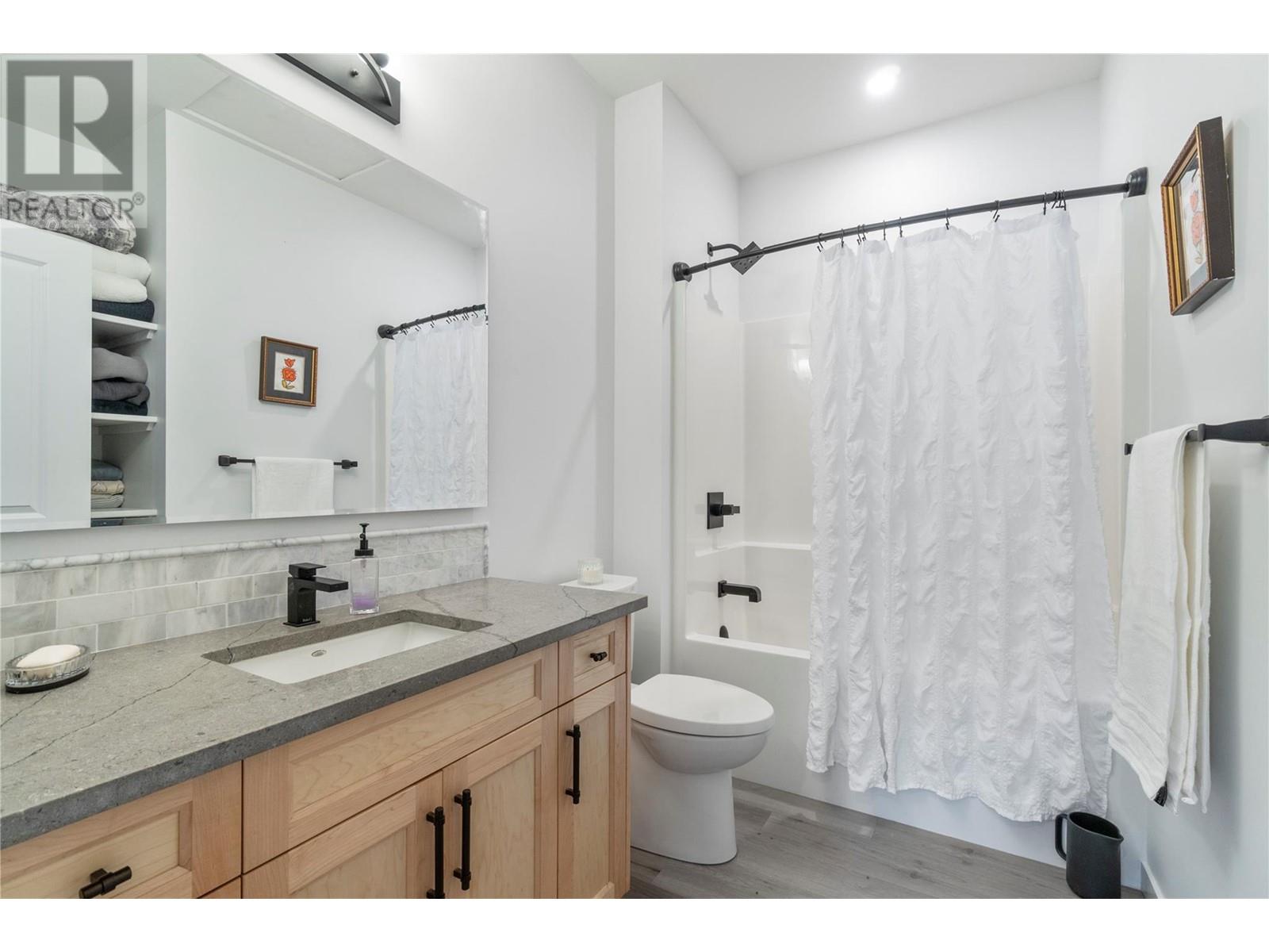  1240 52 Avenue, Salmon Arm