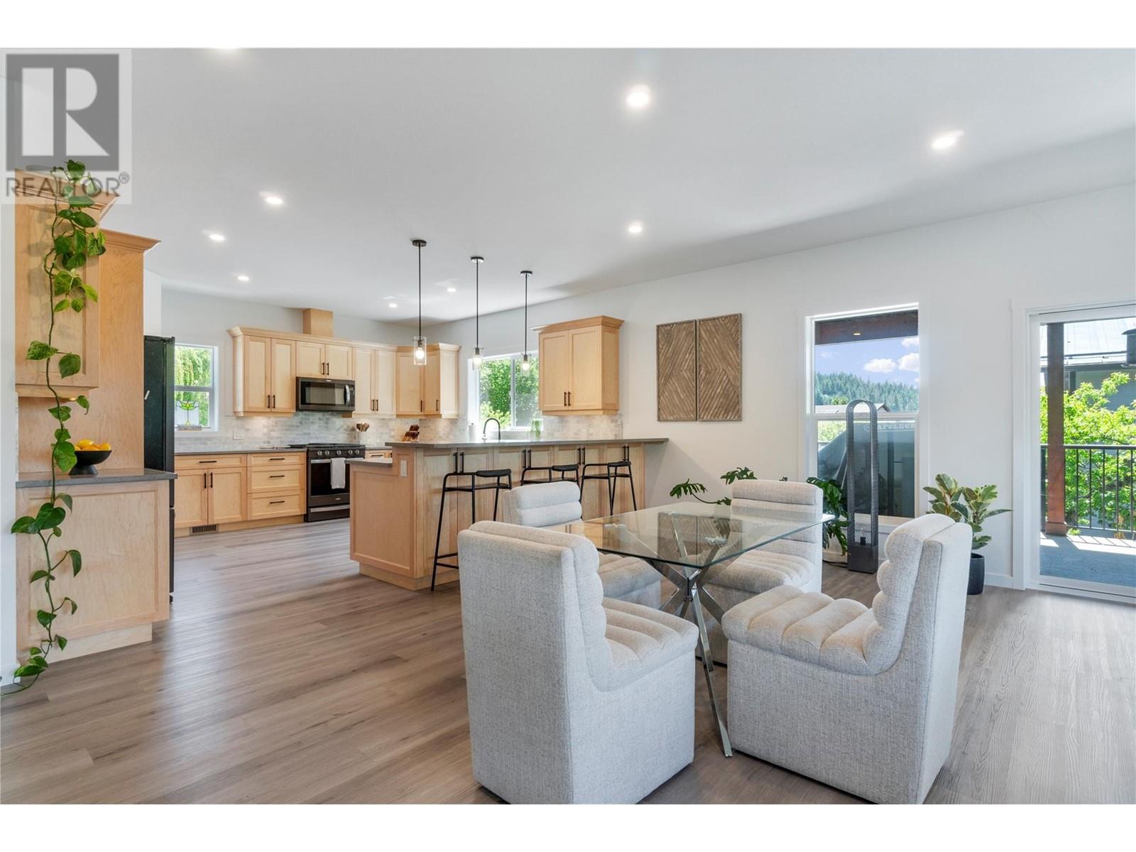 Photo 14 of 1240 52 Avenue, Salmon Arm BC
