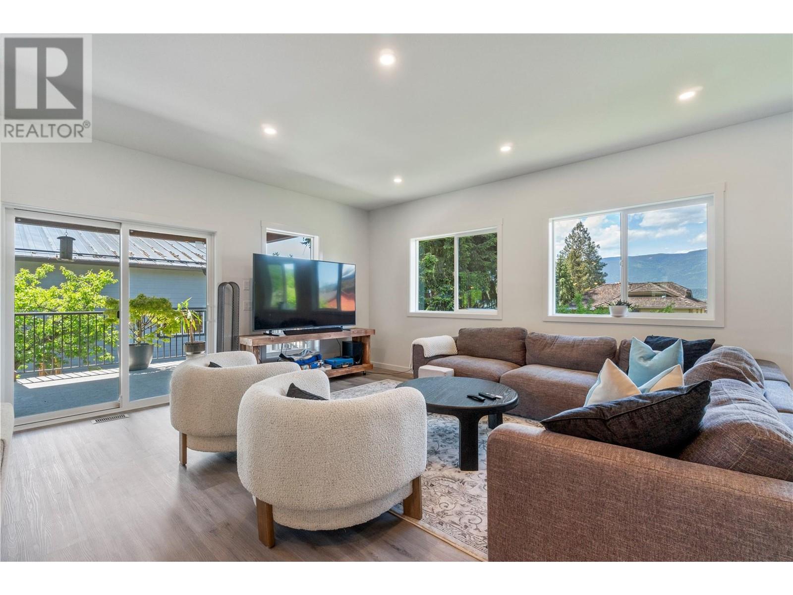  1240 52 Avenue, Salmon Arm