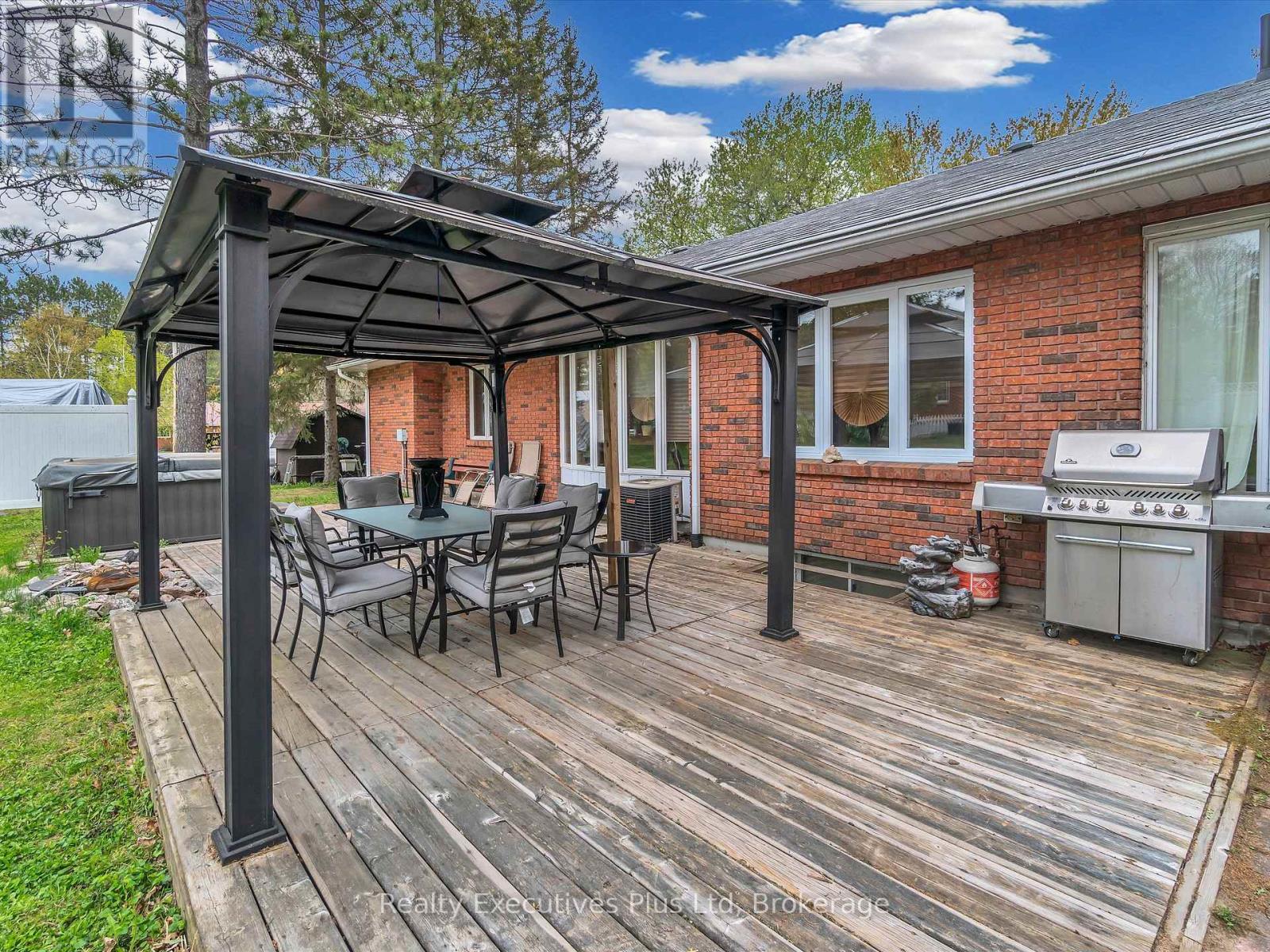 Photo 37 of 12 Robert Street, Sundridge ON