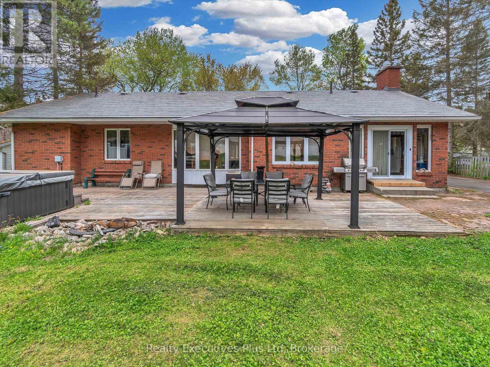 Photo 45 of 12 Robert Street, Sundridge ON