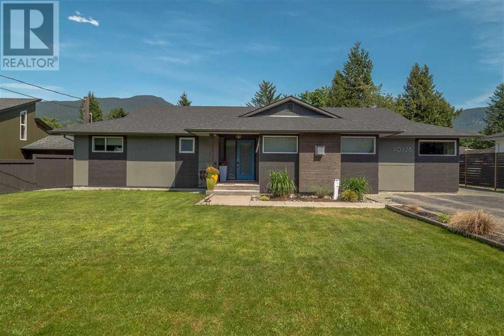 40128 DIAMOND HEAD ROAD, Squamish