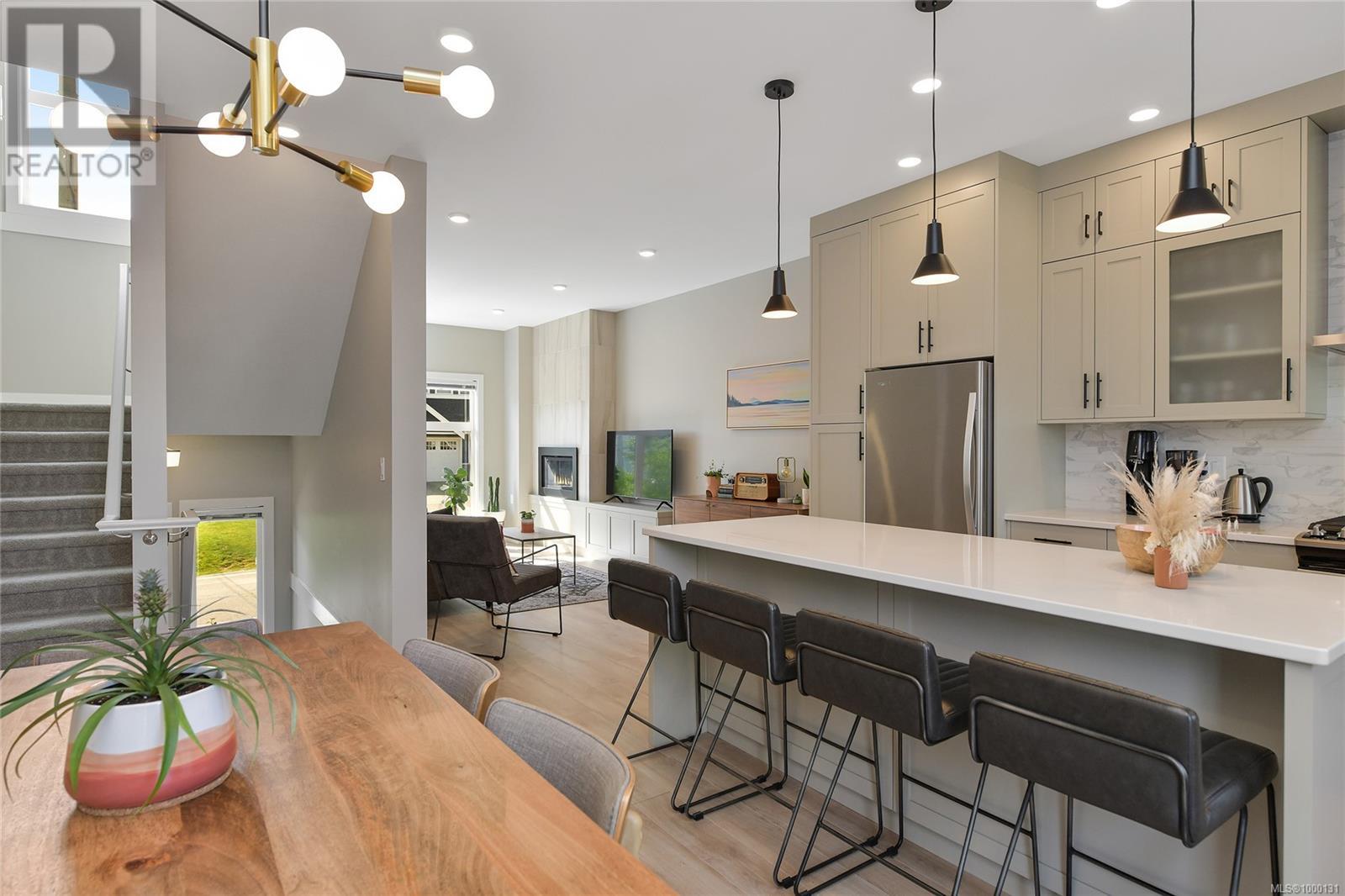 Single Family House for Sale in   Viewmont Ave The Reeve Saanich 