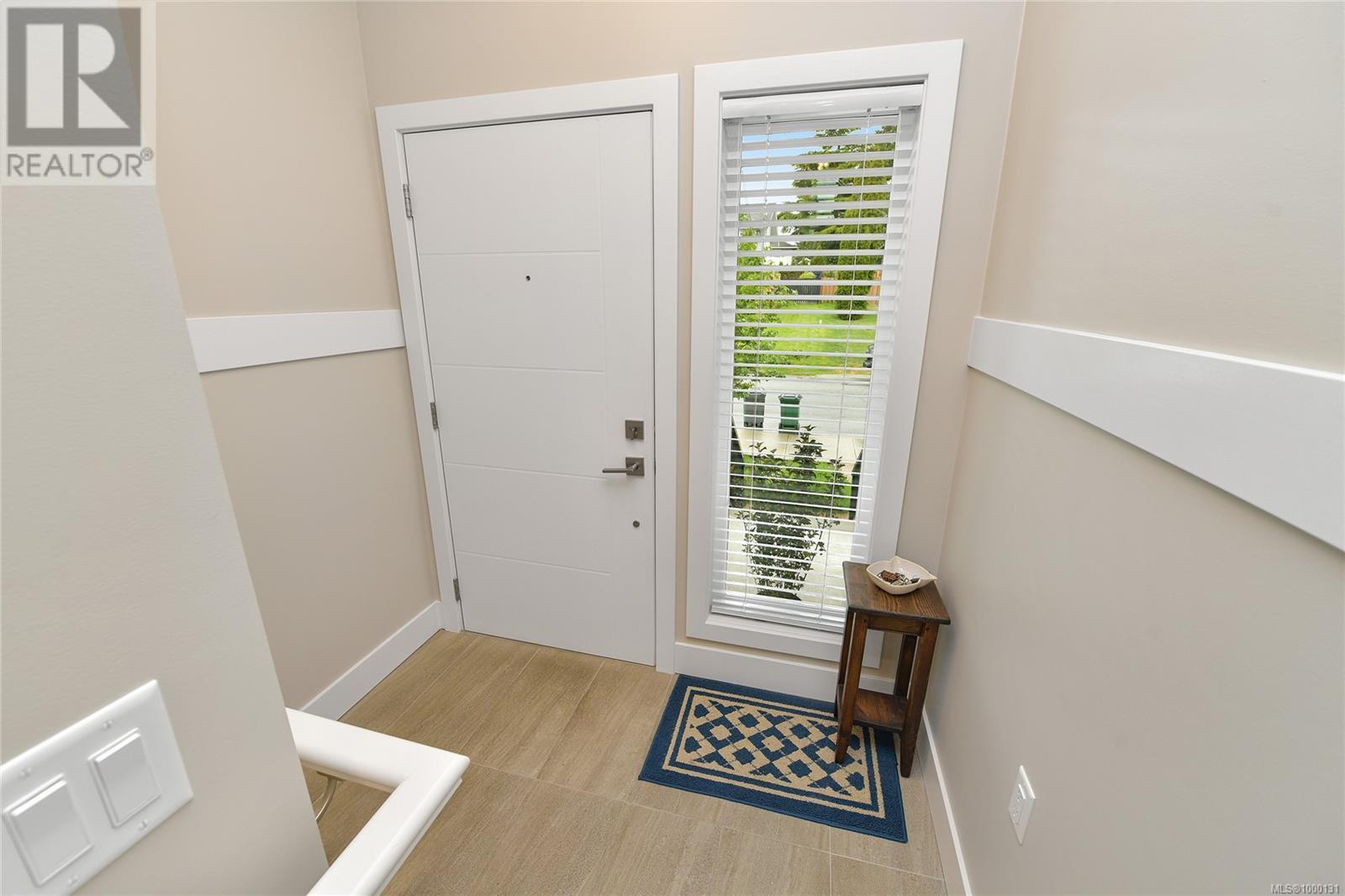 Single Family House for Sale in   Viewmont Ave The Reeve Saanich 