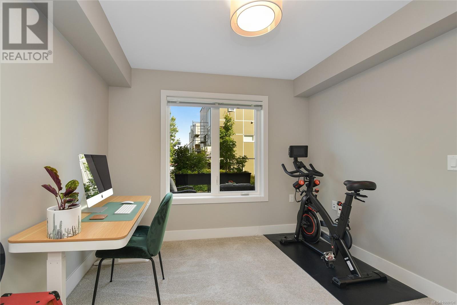 Single Family House for Sale in   Viewmont Ave The Reeve Saanich 