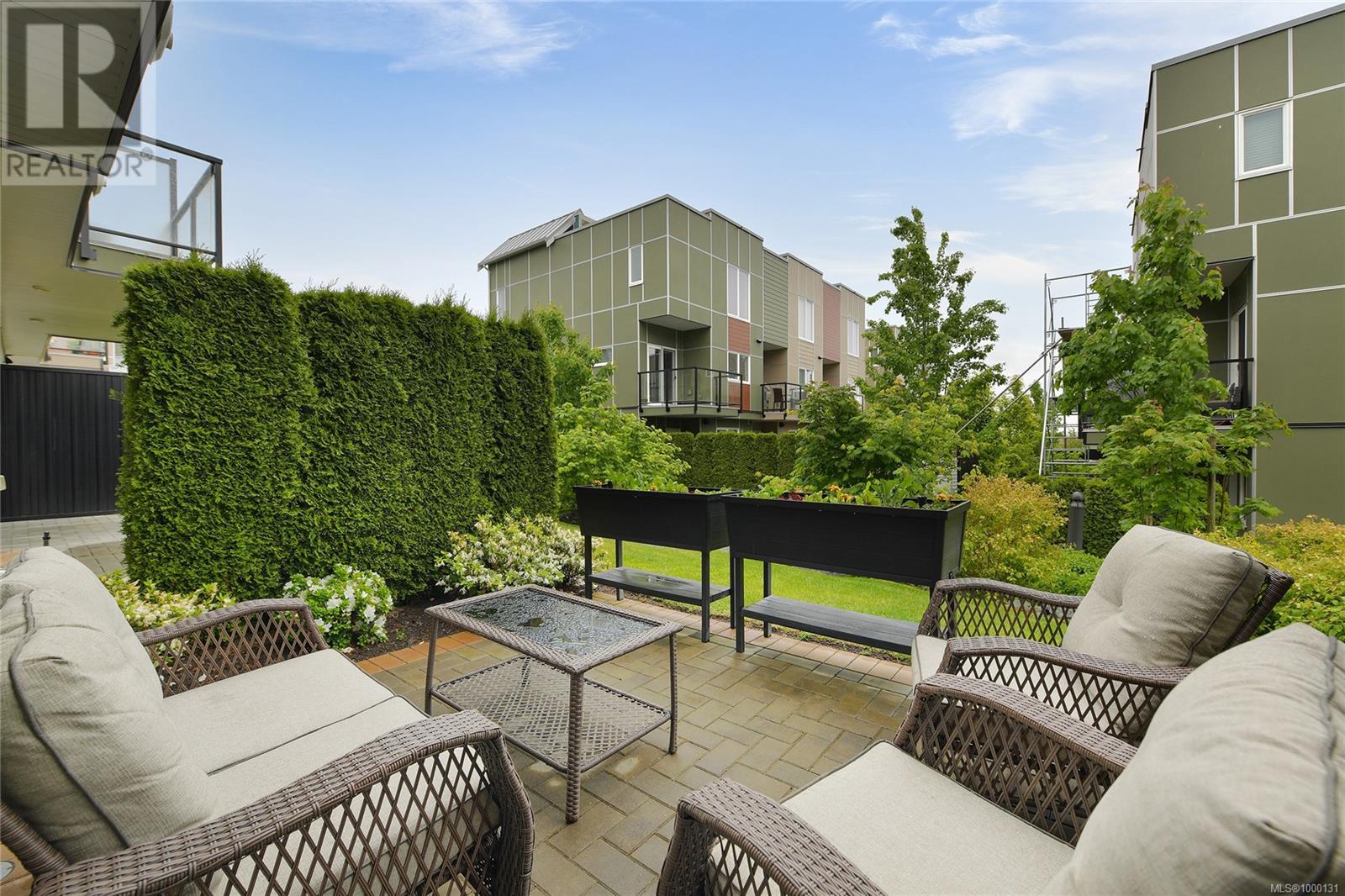 Single Family House for Sale in   Viewmont Ave The Reeve Saanich 
