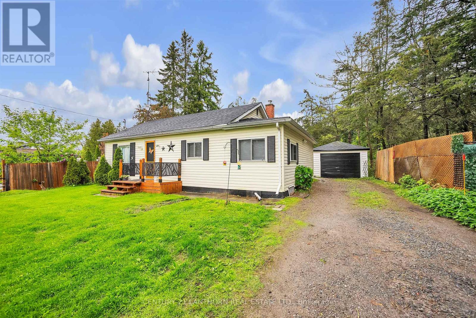 Photo 11 of 977 County Rd 38 Road, Trent Hills ON