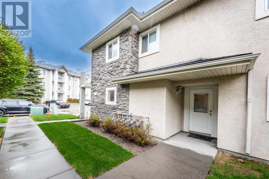 Single Family House for Sale in  Pinecliff Grove NE Pineridge Calgary 