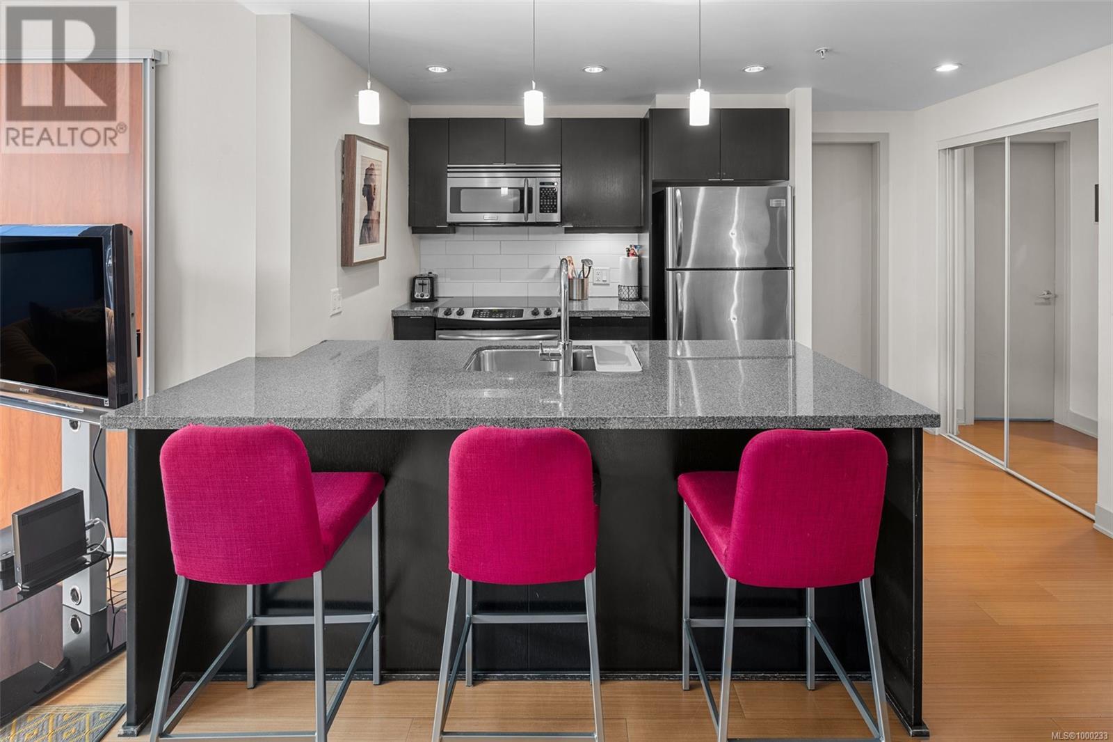 Photo 10 of 303 760 Johnson St, Victoria BC