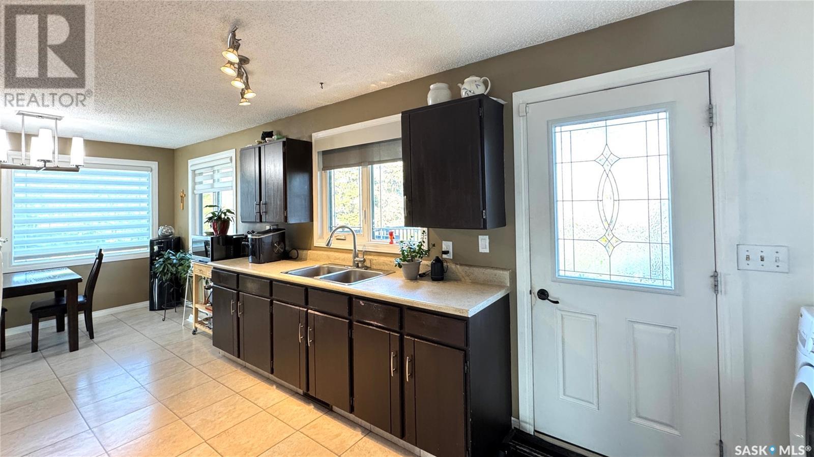 Photo 9 of 122 Hamilton Street, Davidson SK