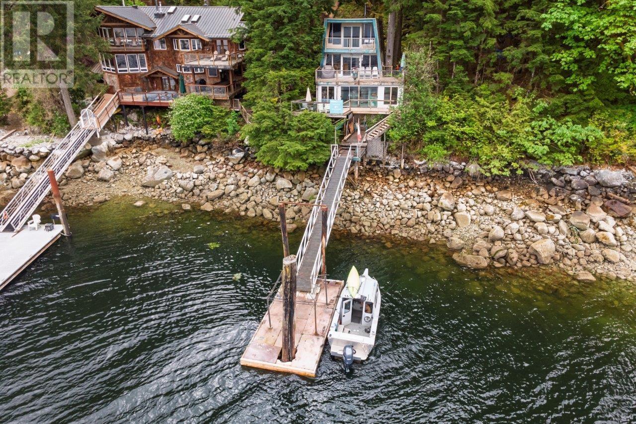 Photo 27 of 11 East Of Croker Island, North Vancouver BC