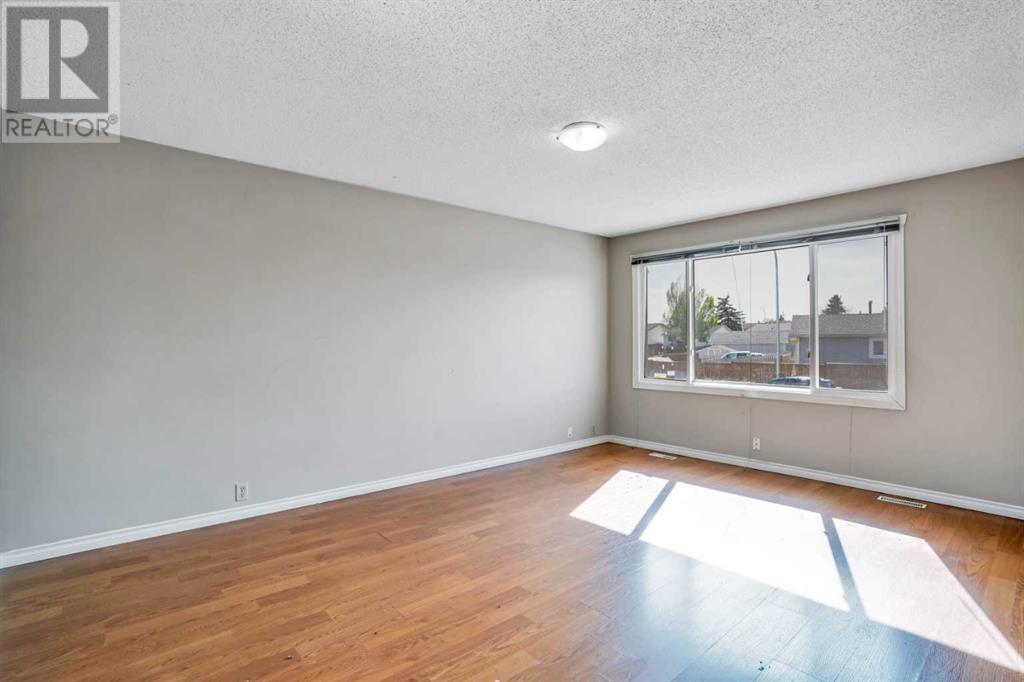 Single Family House Bi-level for Sale in  Faldale Close NE Falconridge Calgary 