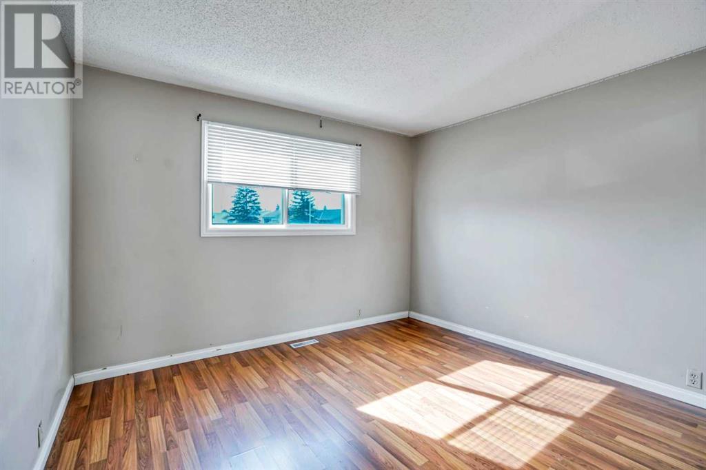 Single Family House Bi-level for Sale in  Faldale Close NE Falconridge Calgary 
