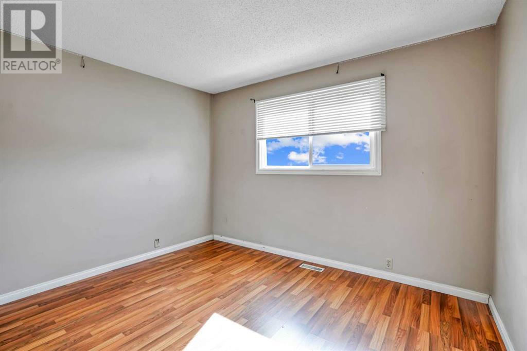 Single Family House Bi-level for Sale in  Faldale Close NE Falconridge Calgary 
