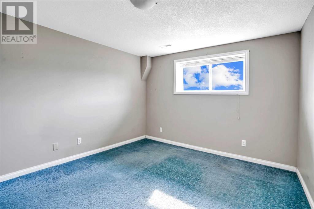 Single Family House Bi-level for Sale in  Faldale Close NE Falconridge Calgary 