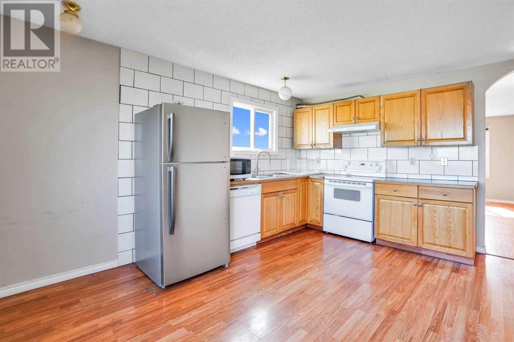 Single Family House Bi-level for Sale in  Faldale Close NE Falconridge Calgary 