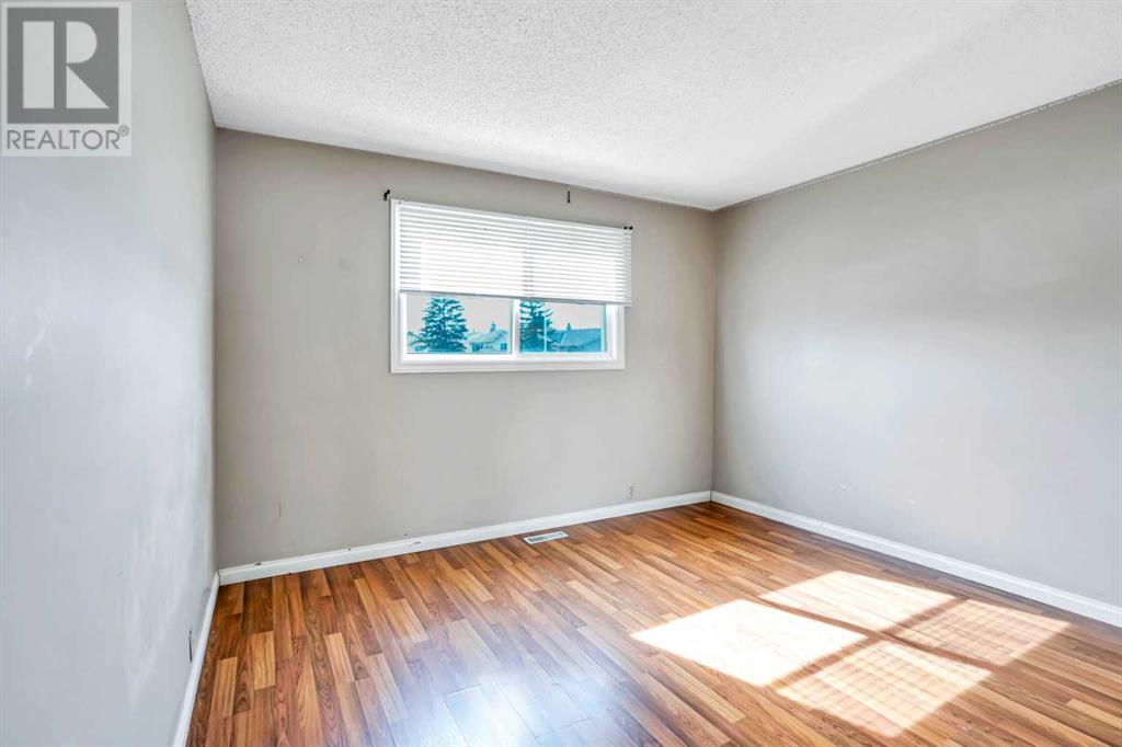 Single Family House Bi-level for Sale in  Faldale Close NE Falconridge Calgary 