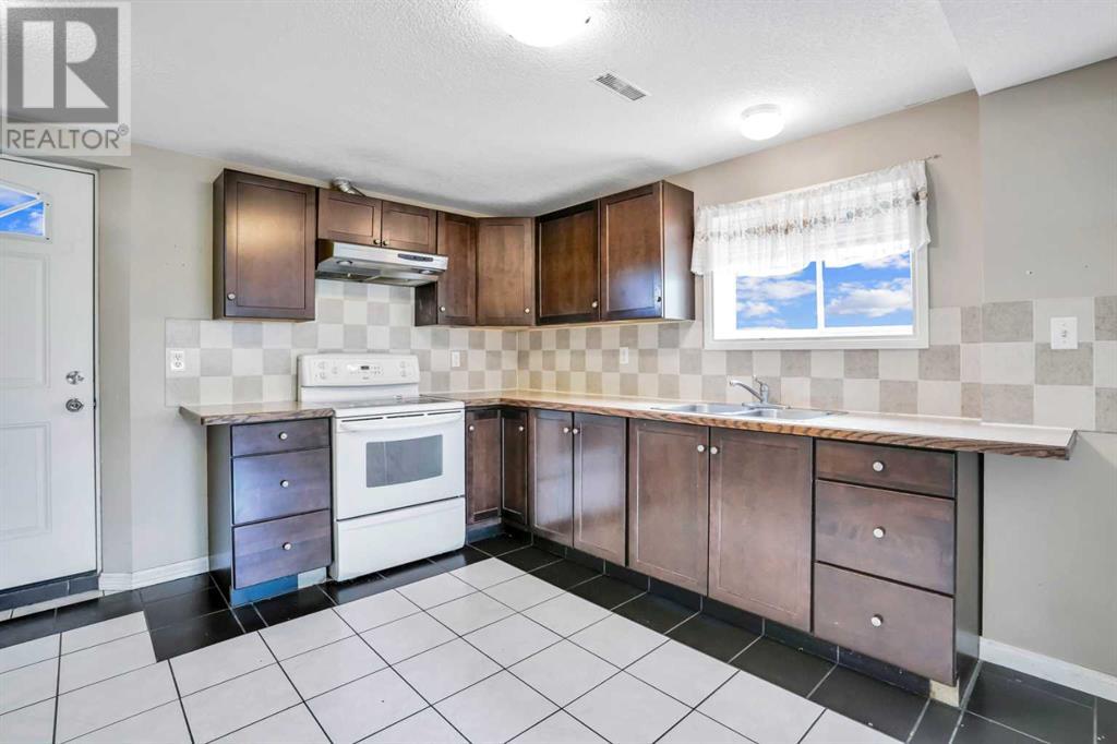 Single Family House Bi-level for Sale in  Faldale Close NE Falconridge Calgary 