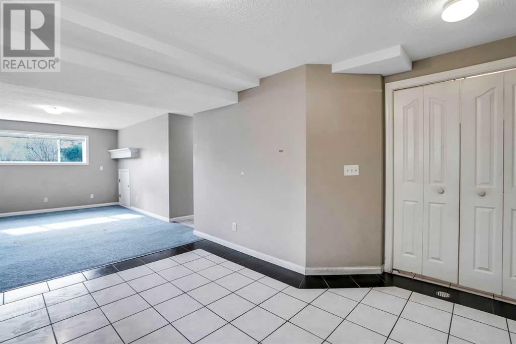Single Family House Bi-level for Sale in  Faldale Close NE Falconridge Calgary 