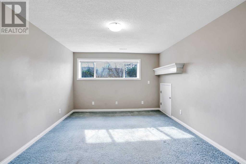Single Family House Bi-level for Sale in  Faldale Close NE Falconridge Calgary 