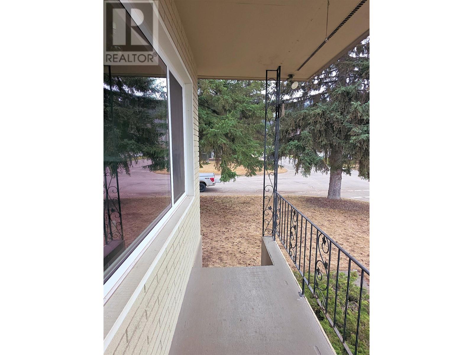 1114 WINNIPEG Street, Smithers