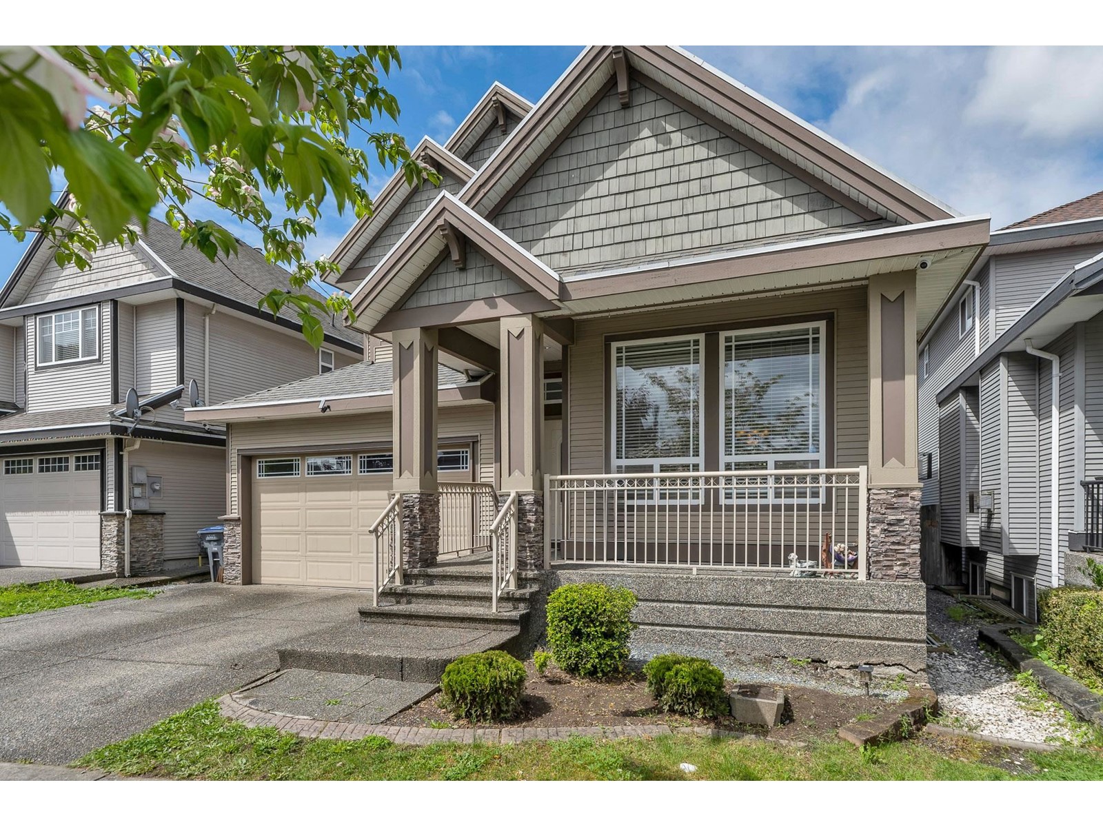 Photo 3 of 6309 167 B Street, Surrey BC
