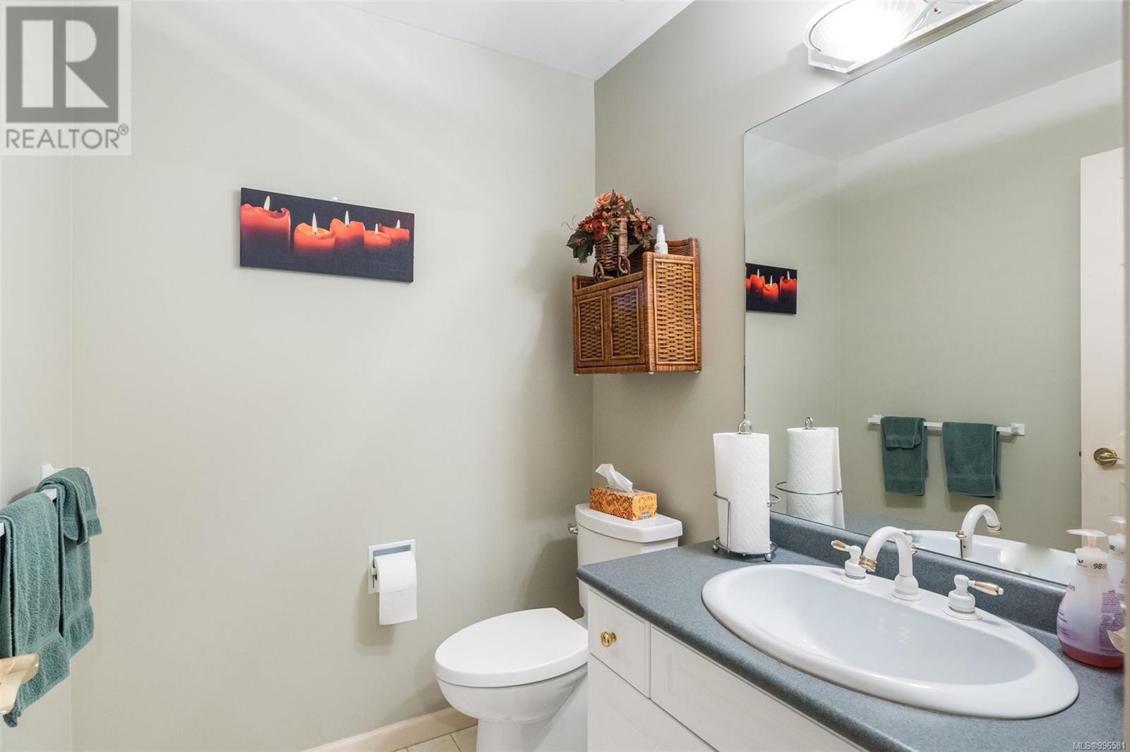  983 Carolwood Drive, Saanich
