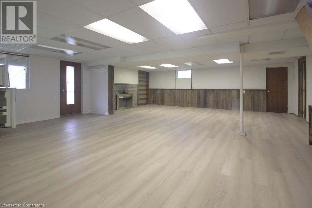 Photo 25 of 144 Wellington Street, Waterdown ON