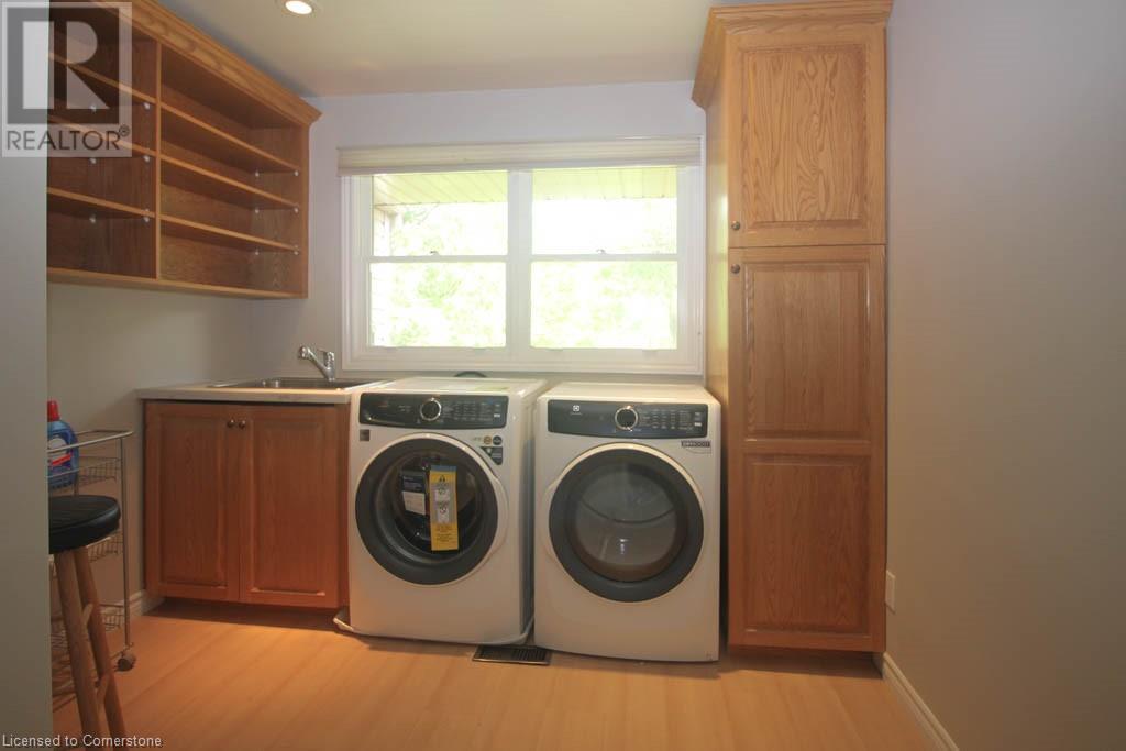 Photo 24 of 144 Wellington Street, Waterdown ON