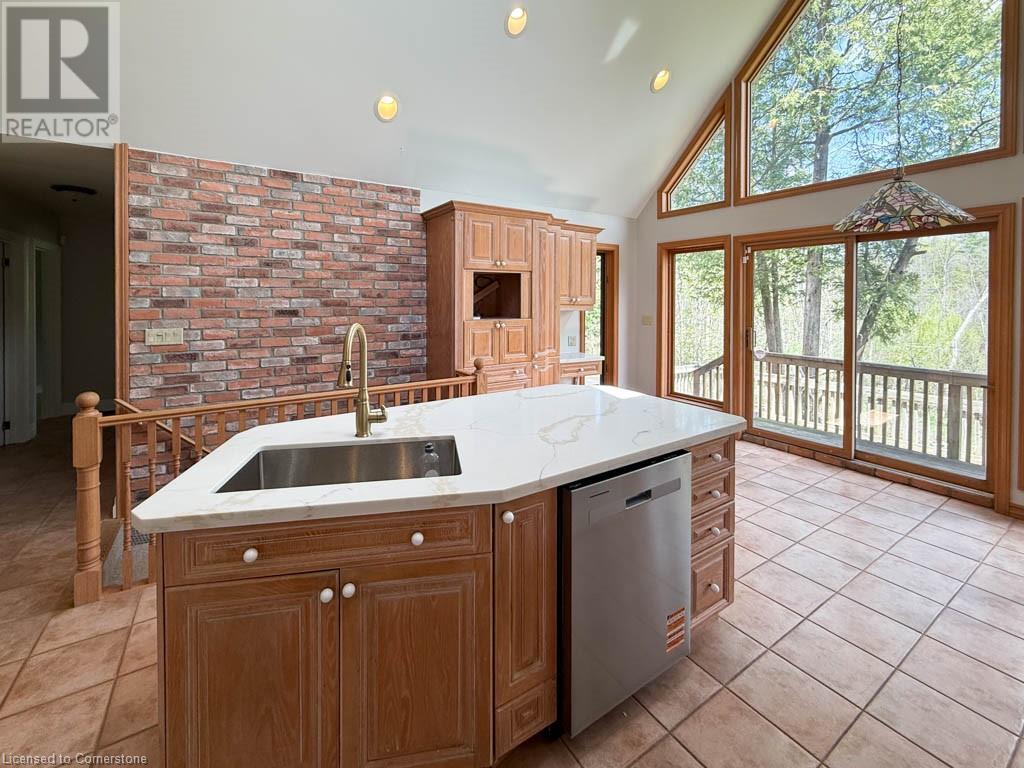 Photo 12 of 144 Wellington Street, Waterdown ON