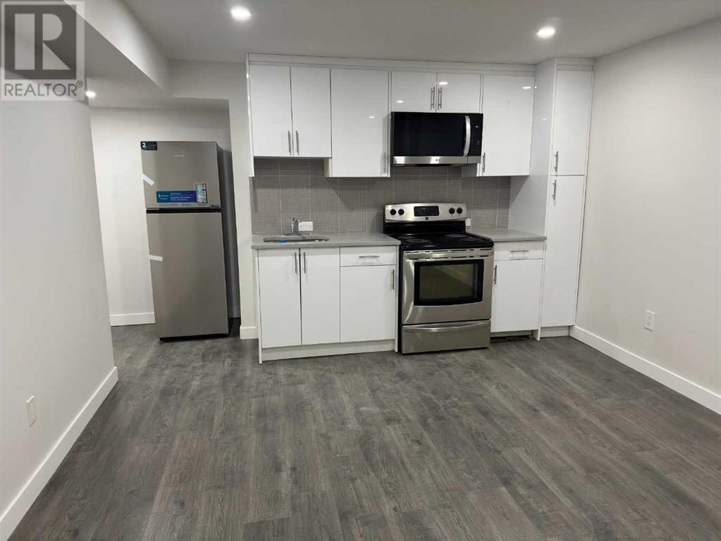 Single Family House 4 Level for Sale in  Fonda Way SE Forest Heights Calgary 