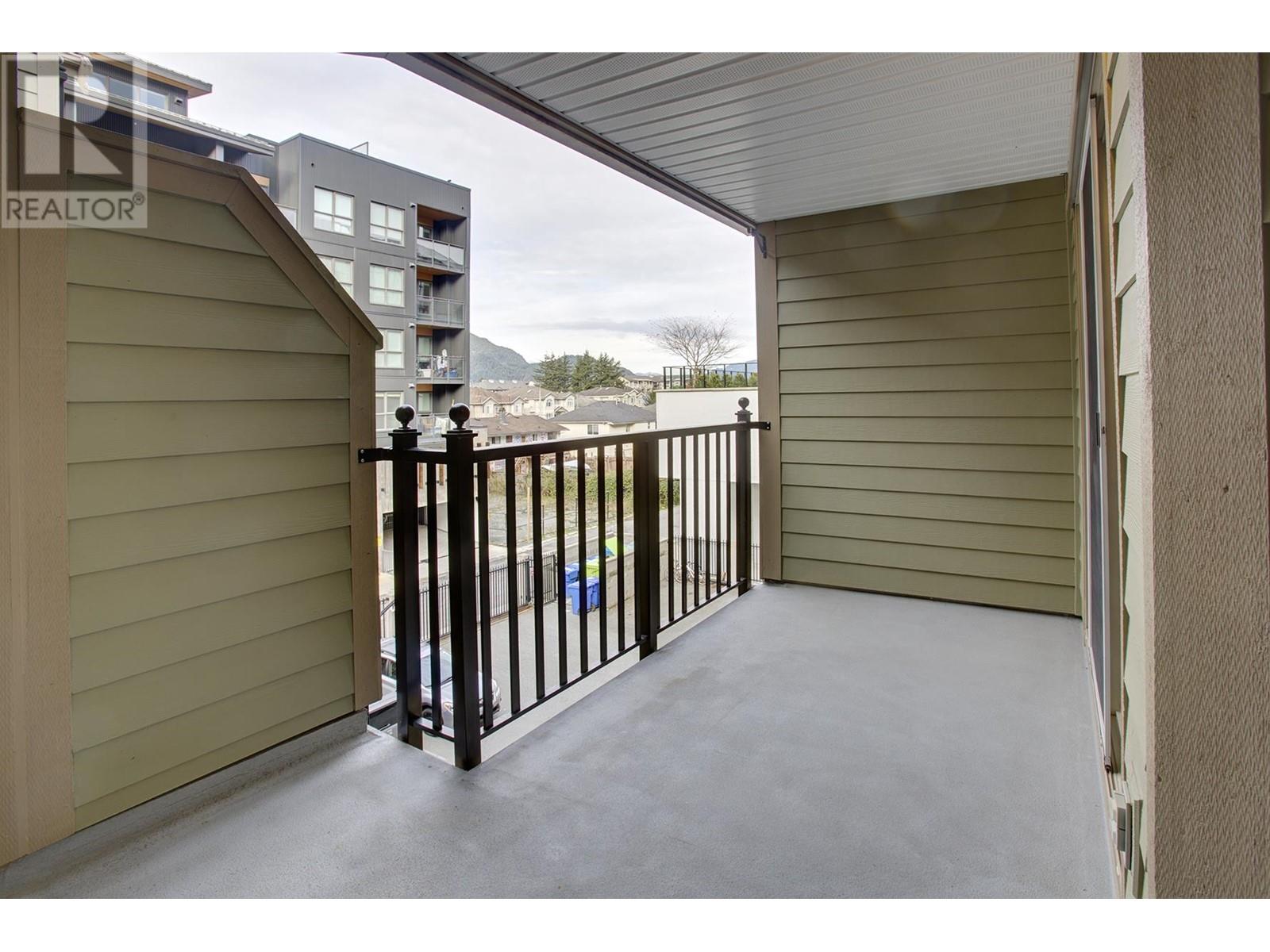 207 38003 SECOND AVENUE, Squamish