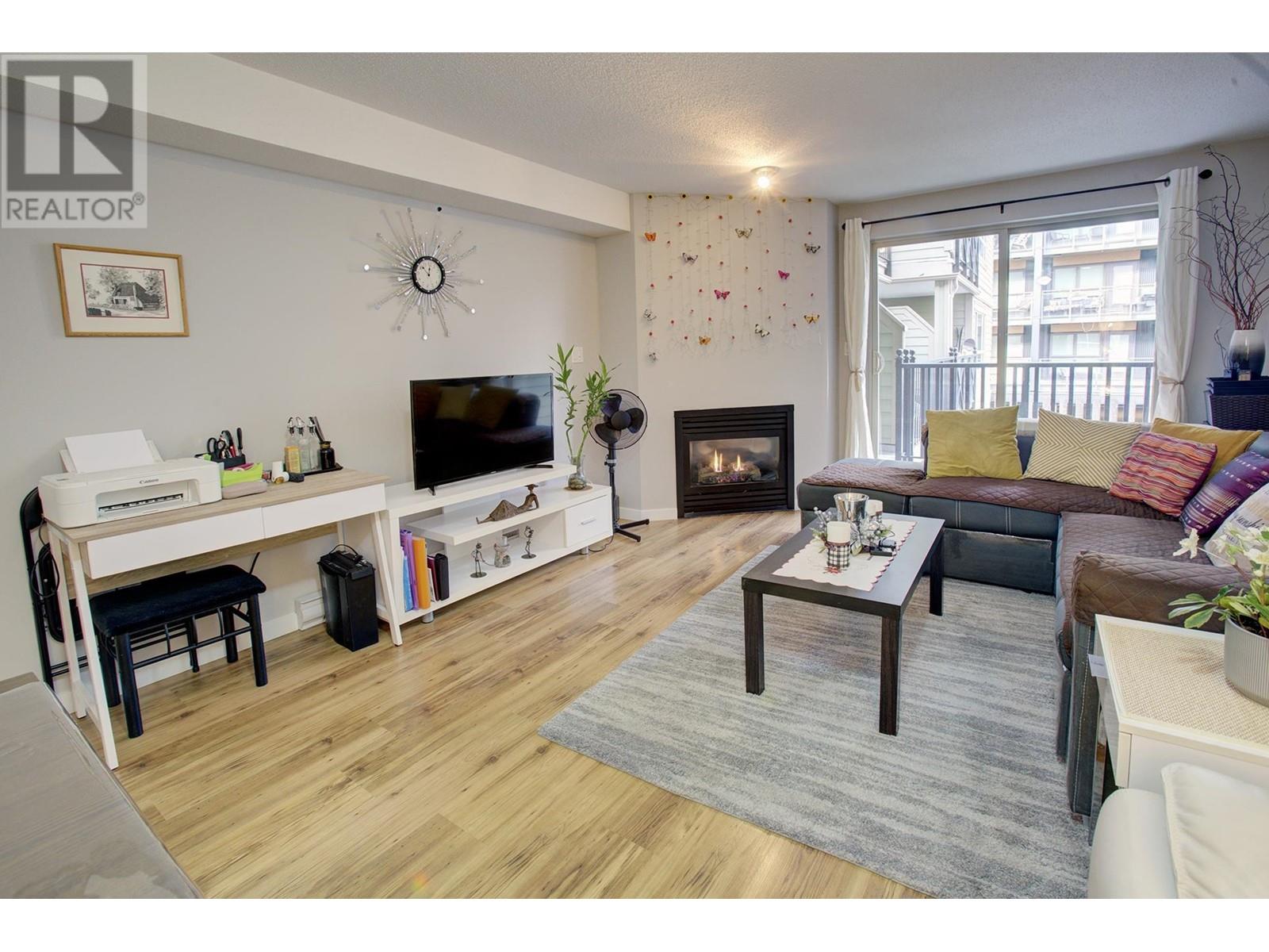 207 38003 SECOND AVENUE, Squamish