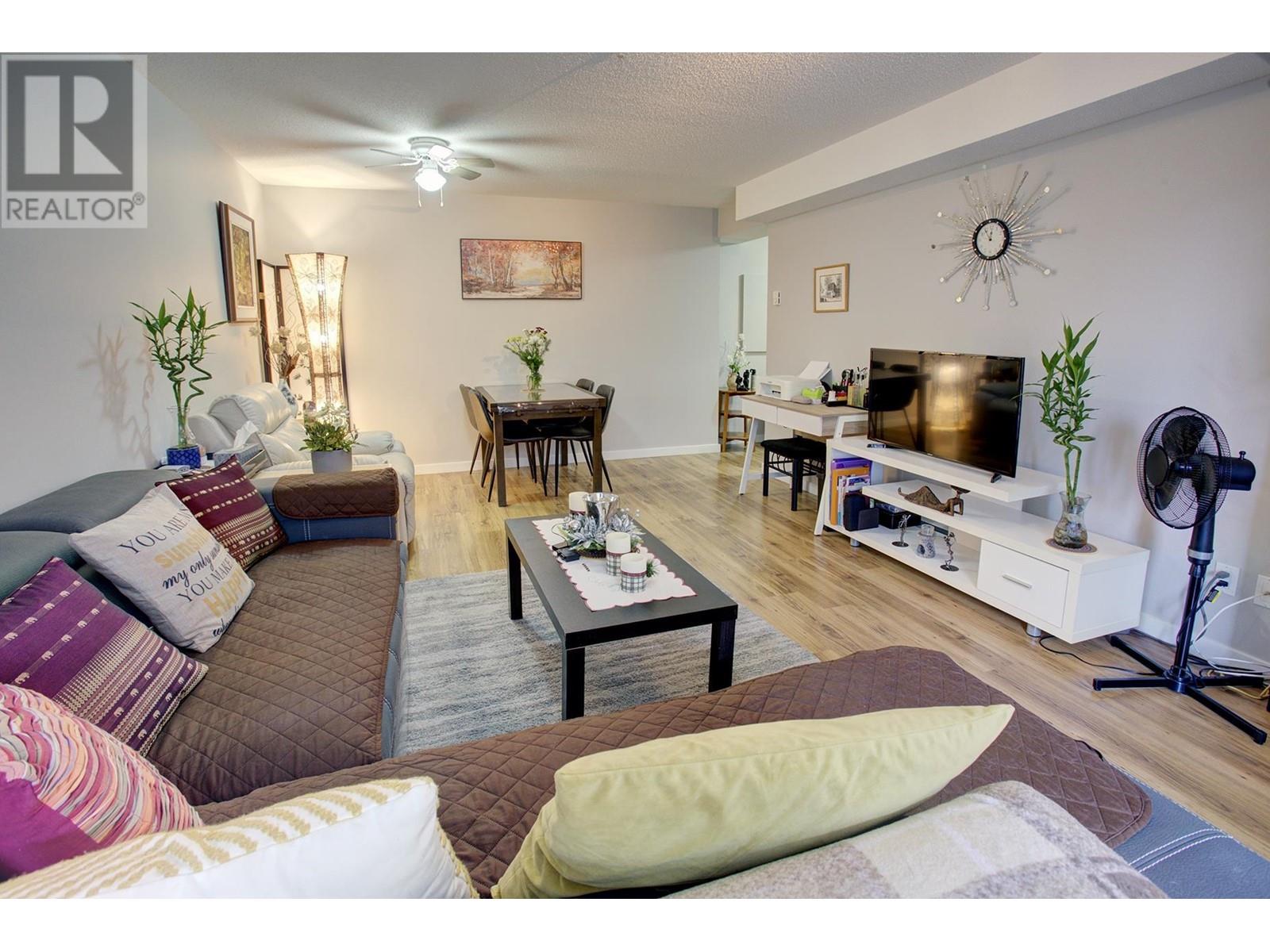 207 38003 SECOND AVENUE, Squamish