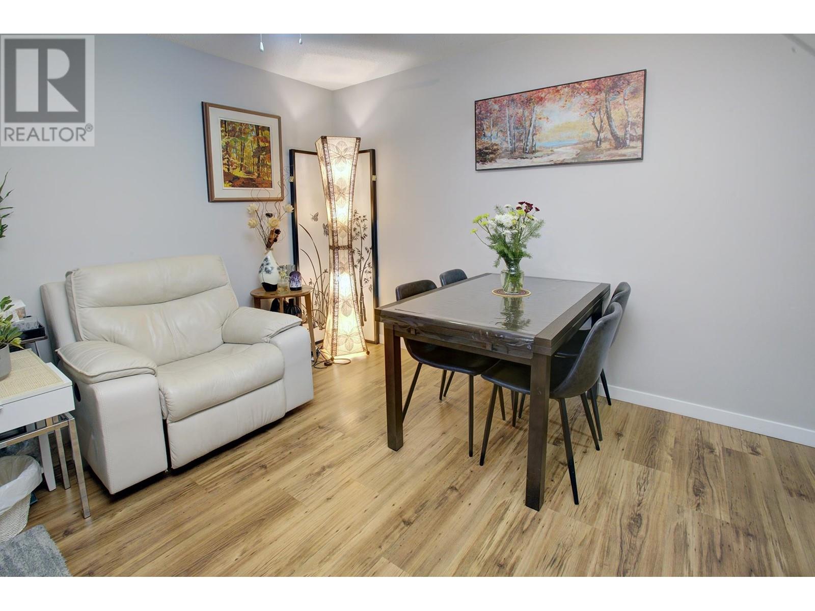 207 38003 SECOND AVENUE, Squamish