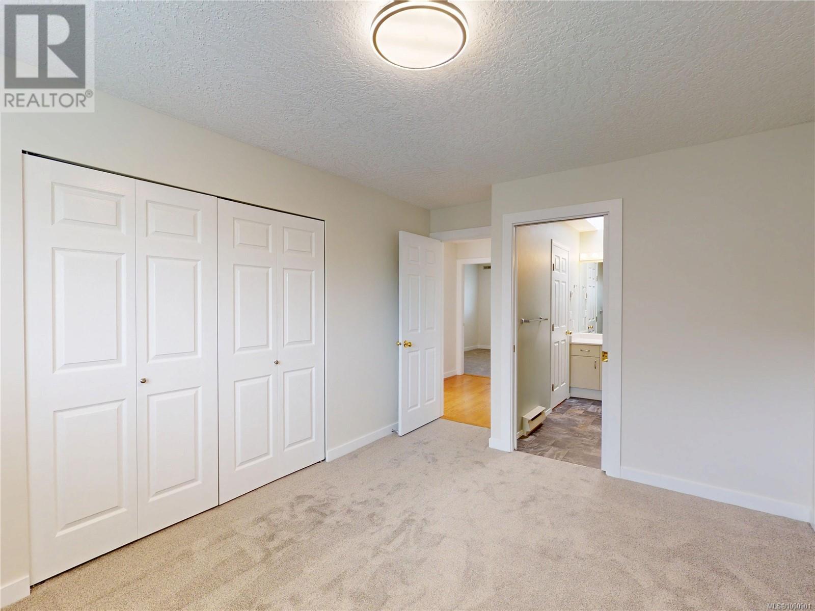1 1441 Hillside Avenue, Victoria