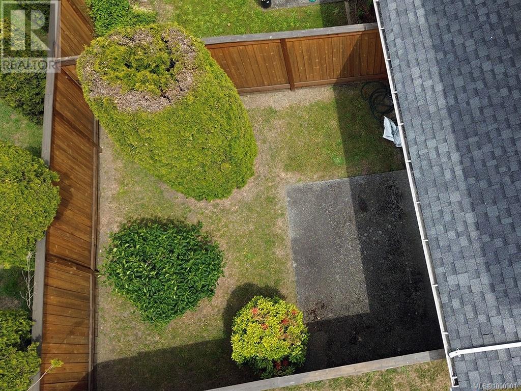 1 1441 Hillside Avenue, Victoria