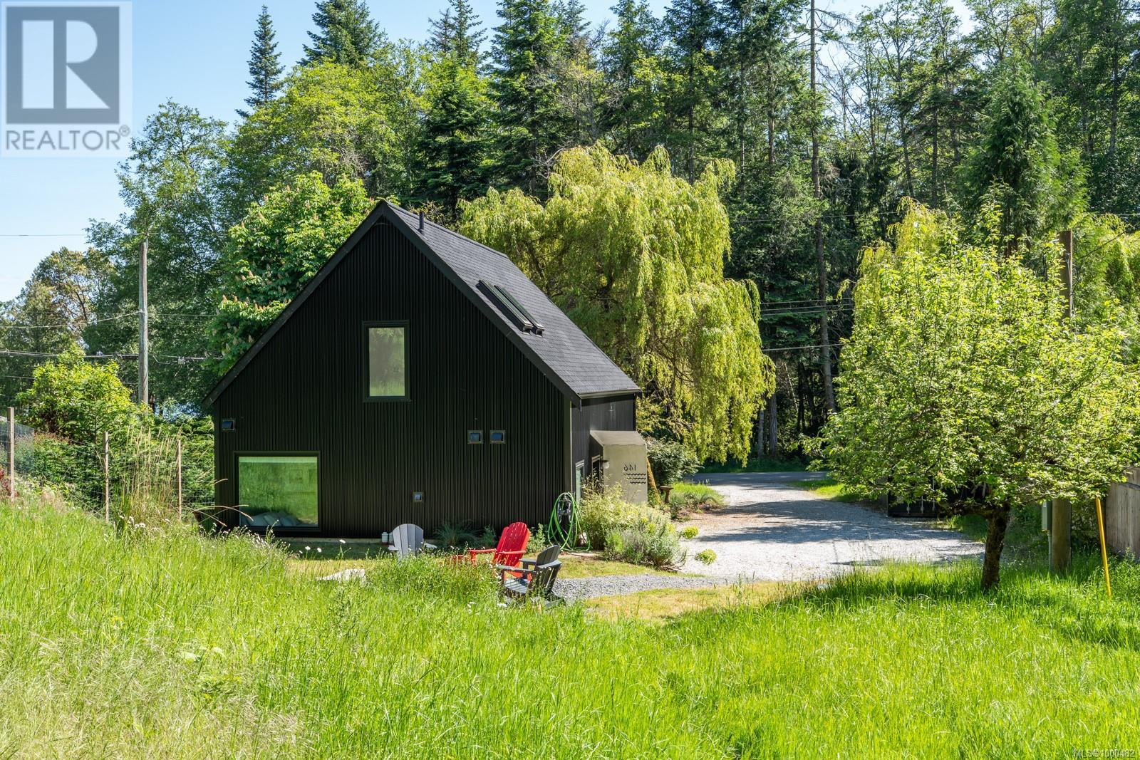 146 Menhinick Dr, Salt Spring