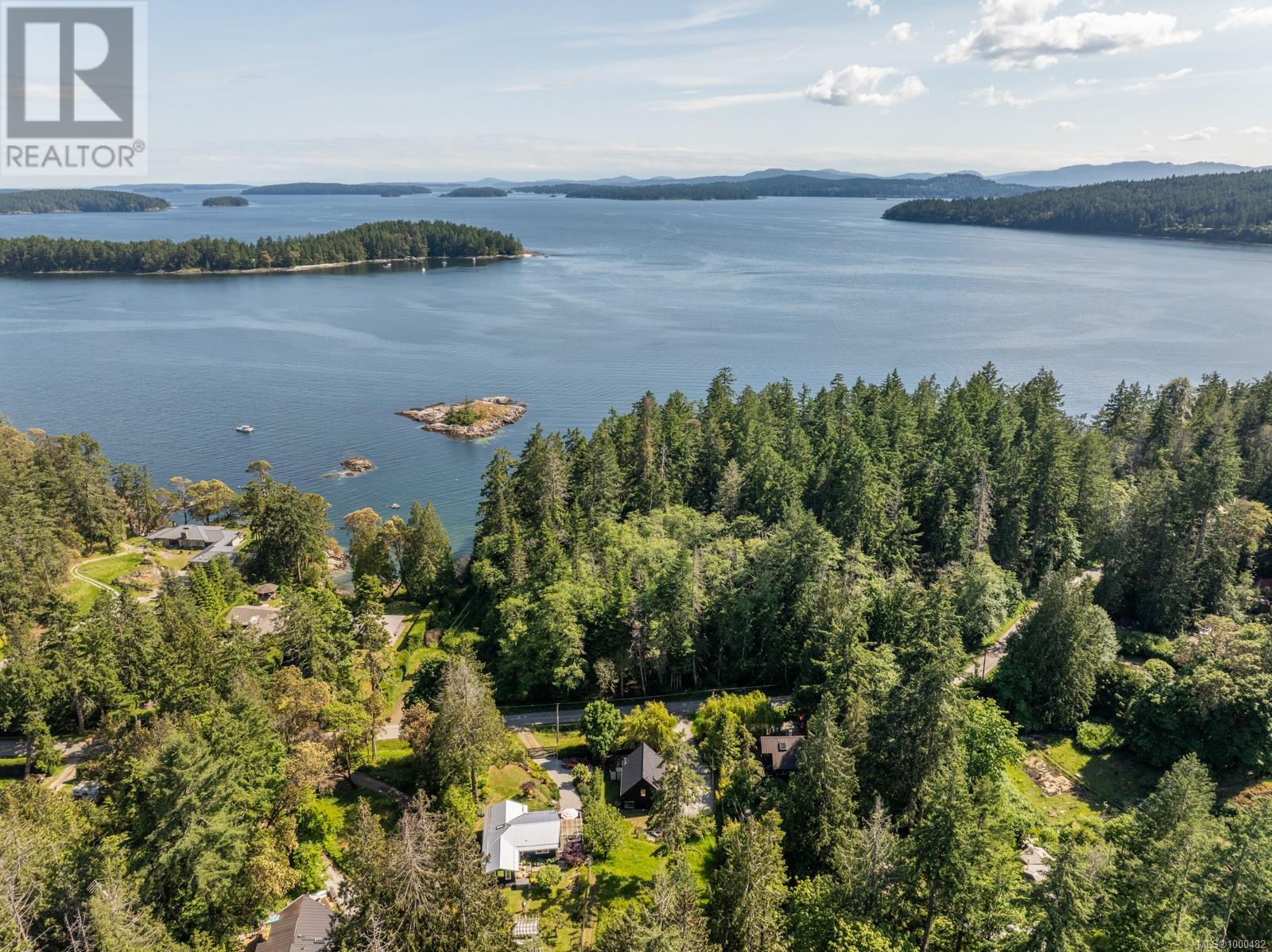 146 Menhinick Dr, Salt Spring