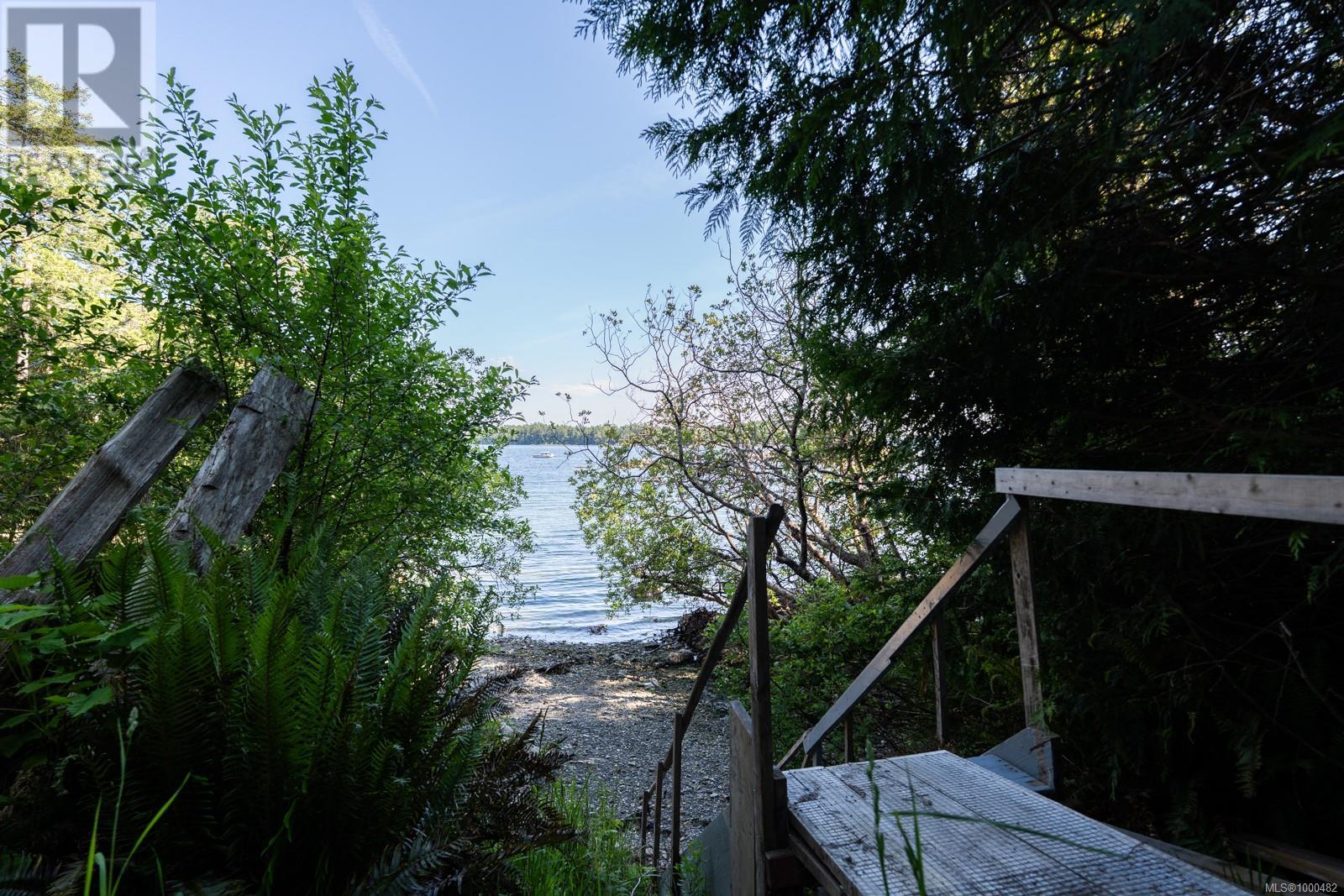 146 Menhinick Dr, Salt Spring