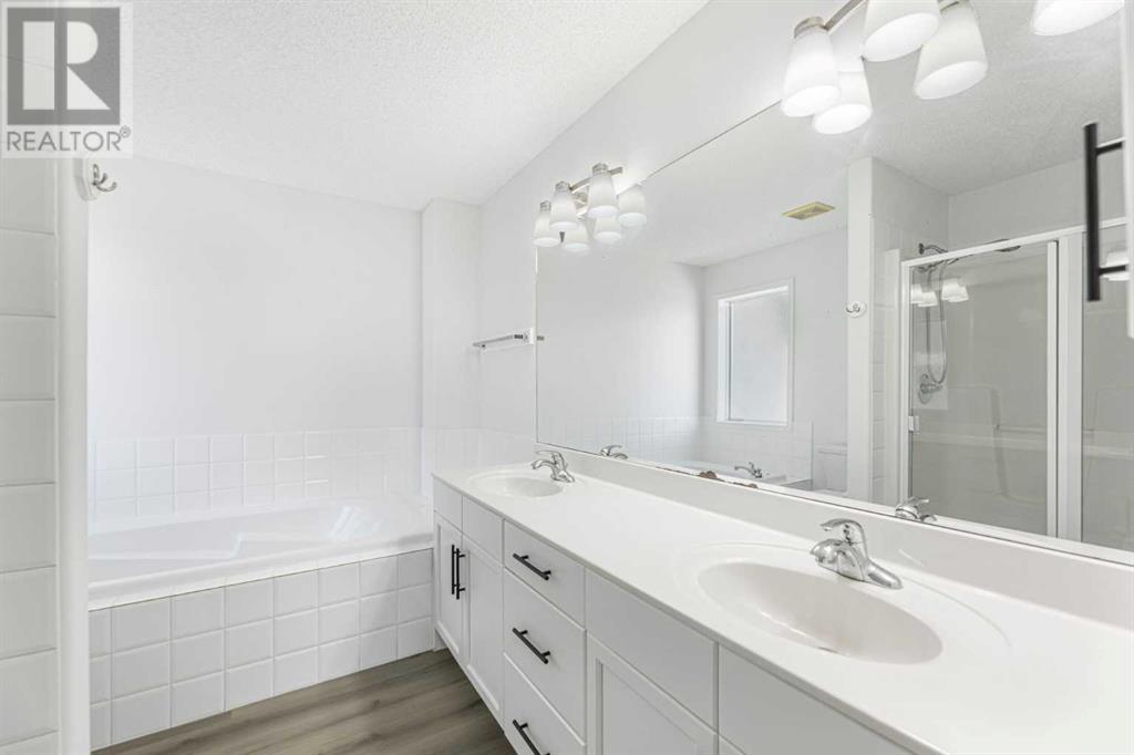 Single Family House for Sale in  Strathlea Grove SW Strathcona Park Calgary 