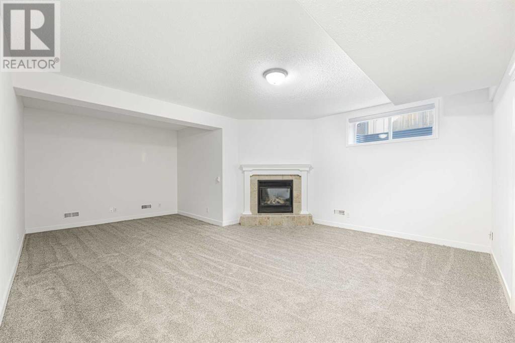 Single Family House for Sale in  Strathlea Grove SW Strathcona Park Calgary 