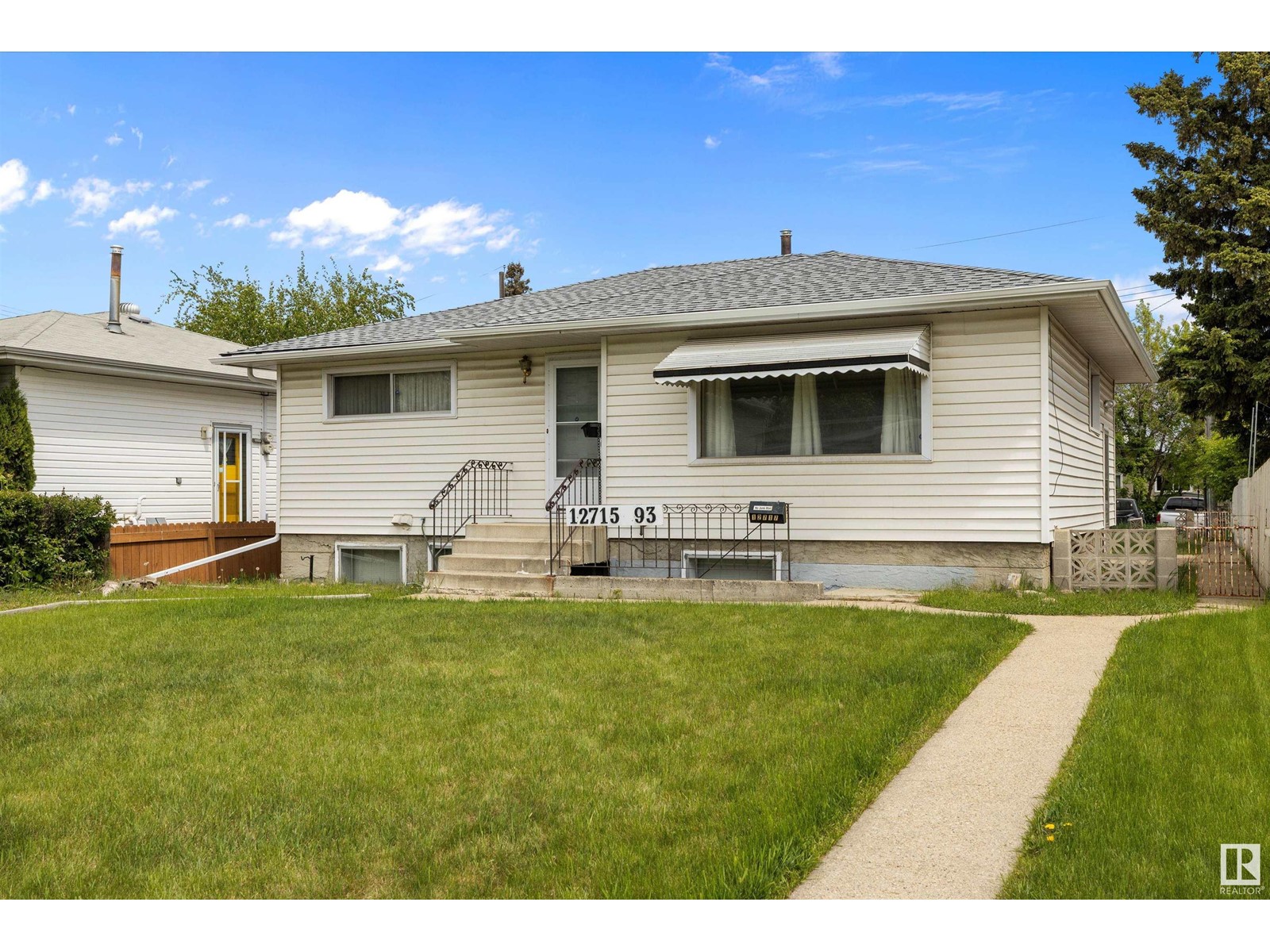 12715 / 12717 93 ST NW, Edmonton, Alberta