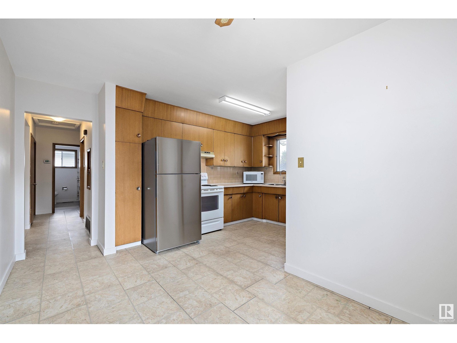 Single Family House Bungalow for Sale in  /   ST NW Edmonton 