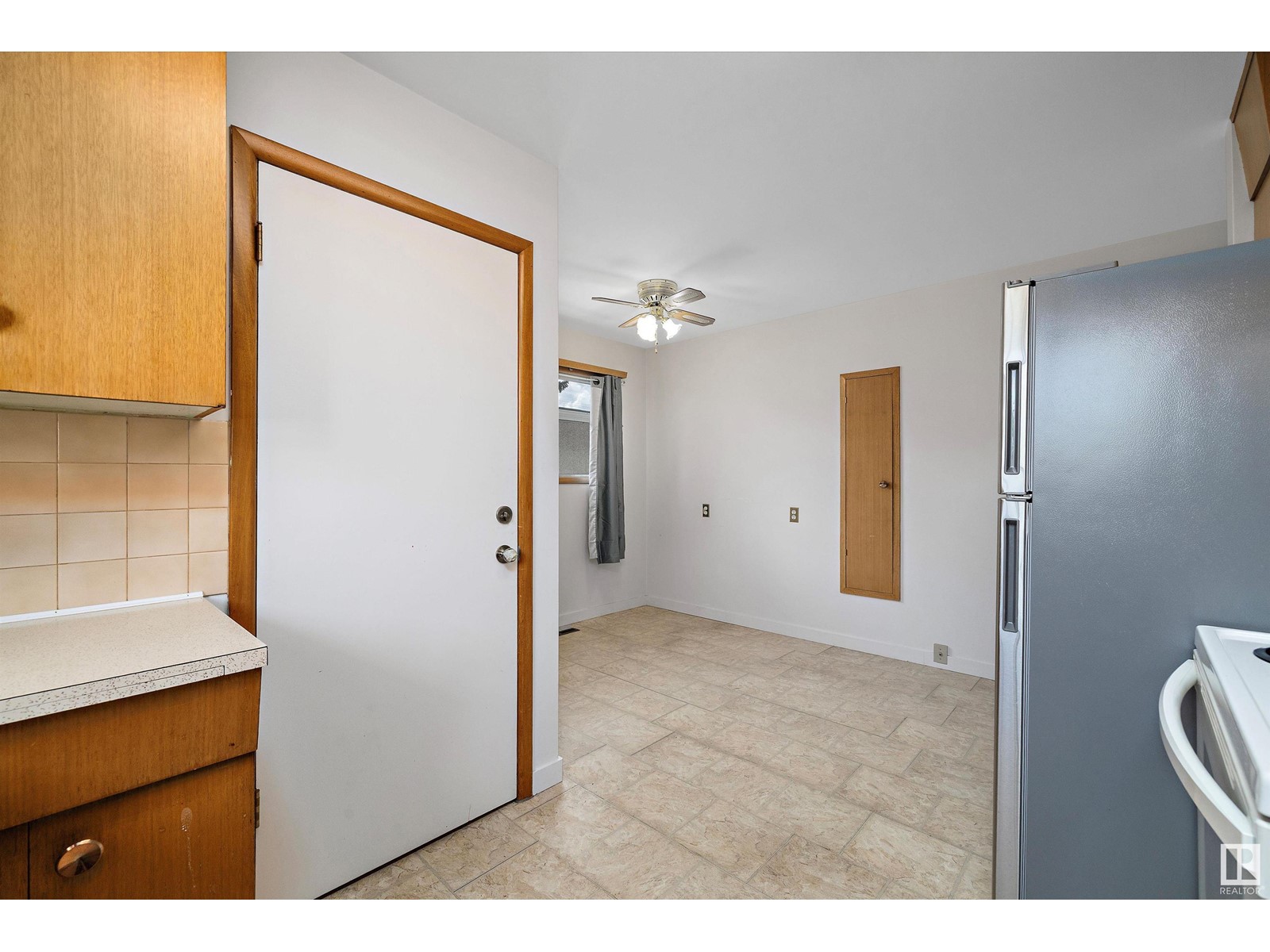 Single Family House Bungalow for Sale in  /   ST NW Edmonton 