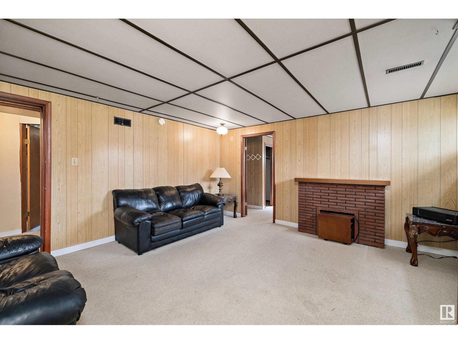 Single Family House Bungalow for Sale in  /   ST NW Edmonton 